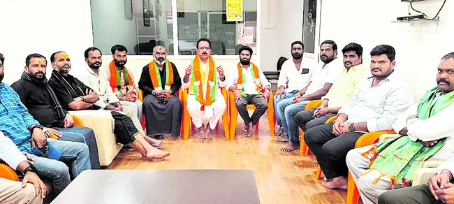 అధికార, ప్రతిపక్షాలను వెనక్కి నెట్టేసాం 