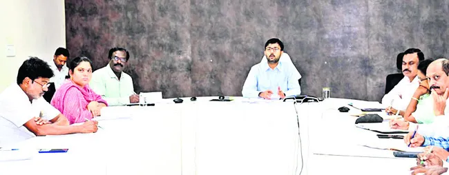 ఇబ్బందులు లేకుండా కొనుగోళ్లు చేపట్టాలి