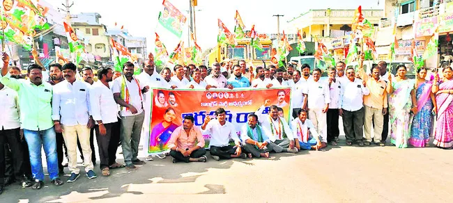 తప్పుడు కేసులు పెట్టడం సరికాదు