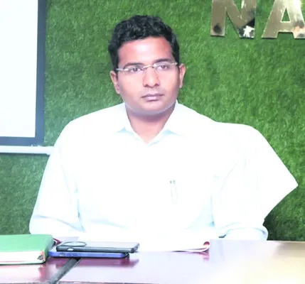 ఇన్‌చార్జి కలెక్టర్‌గాసంచిత్‌ గంగ్వార్‌  
