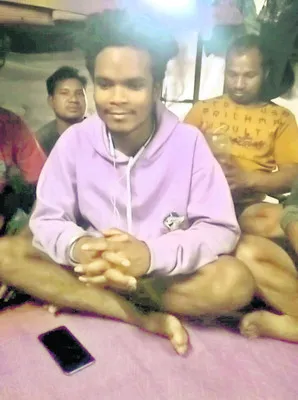 వలస కార్మికులకు తప్పని పాట్లు 