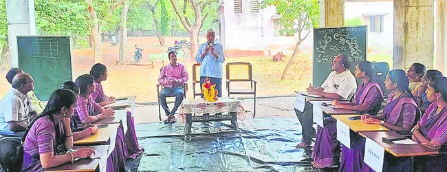 ఆకట్టుకున్న గణిత అష్టావధానం