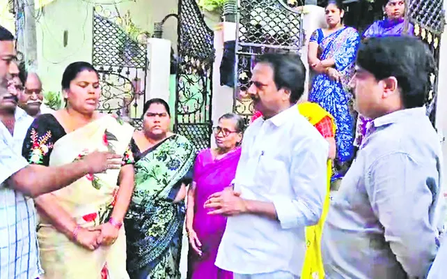 మహిళలకు ఇళ్లలోనూ రక్షణ కరువు 