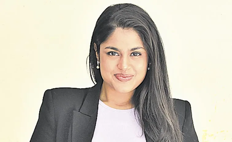 కథలు రాస్తున్నాను: ఫరియా అబ్దుల్లా