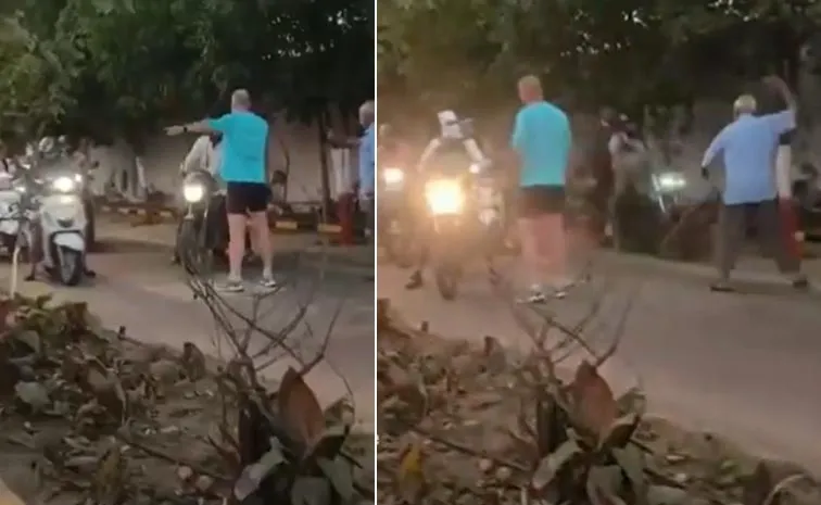 foreigner forcing riders to move out of footpath in Pune viral Video