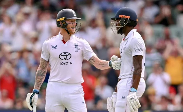 England all out for 286 on day three of the third Test at Adelaide Oval