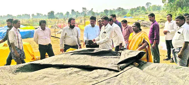 ధాన్యం ఆరబెట్టి తీసుకు రావాలి