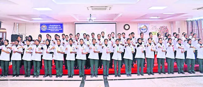 ప్రజారోగ్య రక్షణలో నర్సులు కీలకం