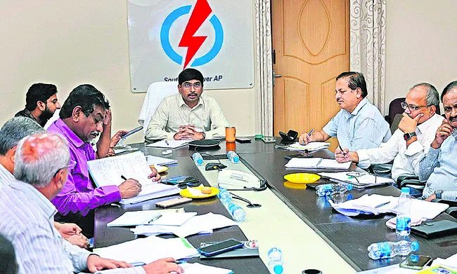 ‘డయల్‌ యువర్‌ ఏపీ ఎస్పీడీసీఎల్‌ సీఎండీ’కి 62 సమస్యలు 