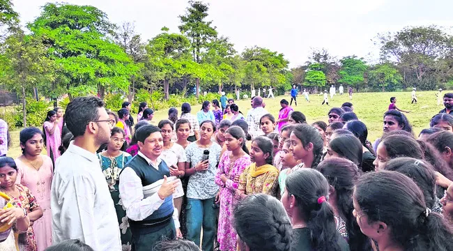 విధుల్లో నిర్లక్ష్యం వహిస్తే చర్యలు