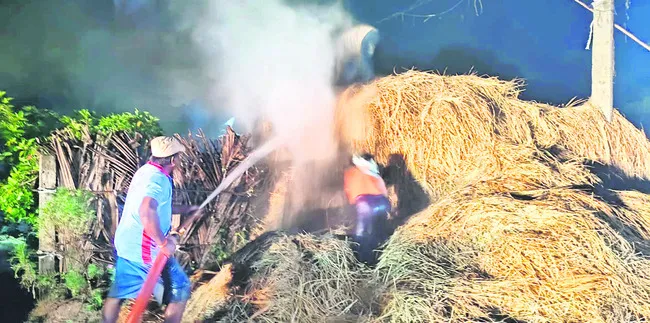 కొరగుంటపాలెంలో అగ్నిప్రమాదం 
