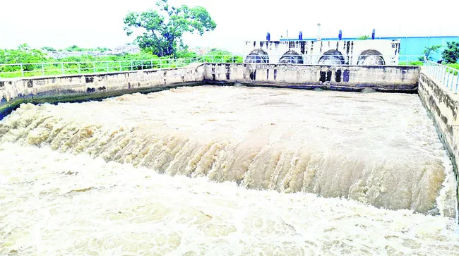 నెట్టెంపాడు నీటి పంపింగ్‌ ప్రారంభం  
