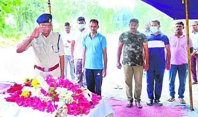 అనారోగ్యంతో పోలీస్‌ జాగిలం రెమో మృతి  