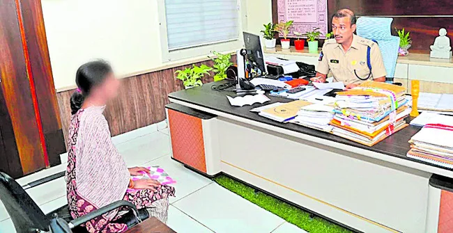 ఉద్యోగాలు ఇప్పిస్తానని మోసం 