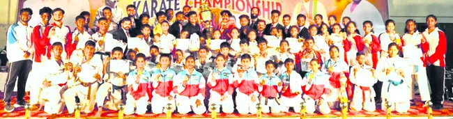 ముగిసిన జాతీయ స్థాయి కరాటే పోటీలు 