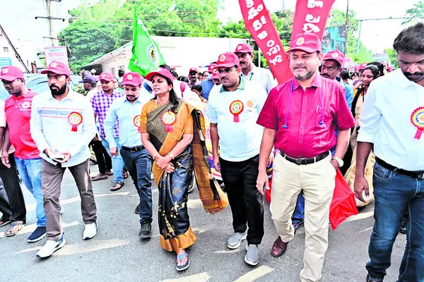 హెచ్‌ఐవీ బాధితులు అధైర్యపడవద్దు