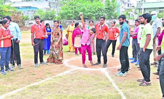 దివ్యాంగులకు  క్రీడా పోటీలు