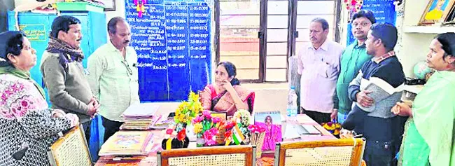 టెన్త్‌లో ఉత్తమ ఫలితాలు సాధించాలి 