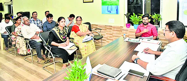 ఎయిర్‌పోర్ట్‌కు వసతులు కల్పించండి 