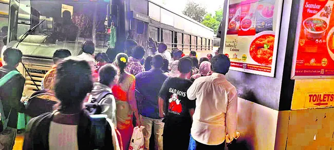 ఉచితమే.. ప్రయాణం నరకమే ! 