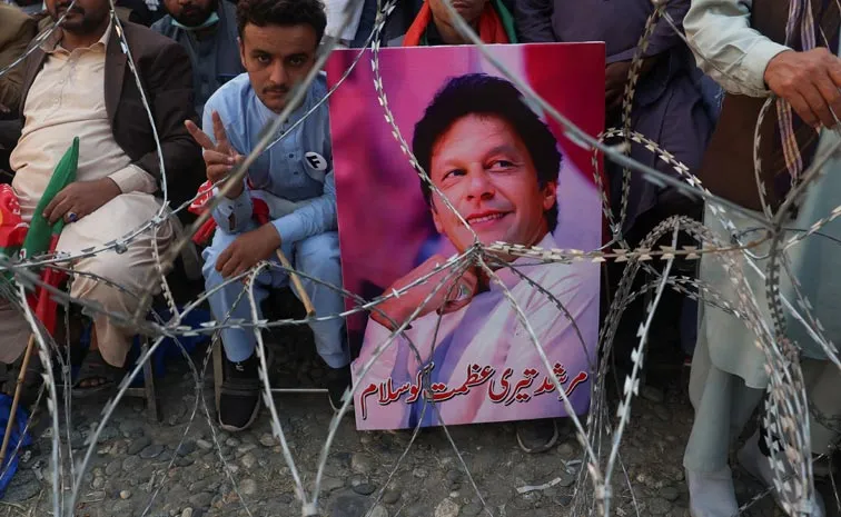 Imran Khan Sister Meet EX PM In Jail Updates