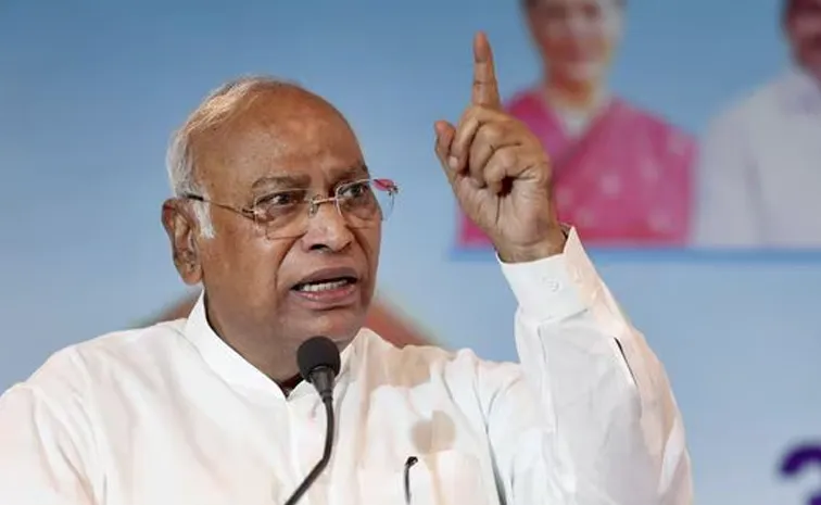 Mallikarjun Kharge Comments On National Herald Case