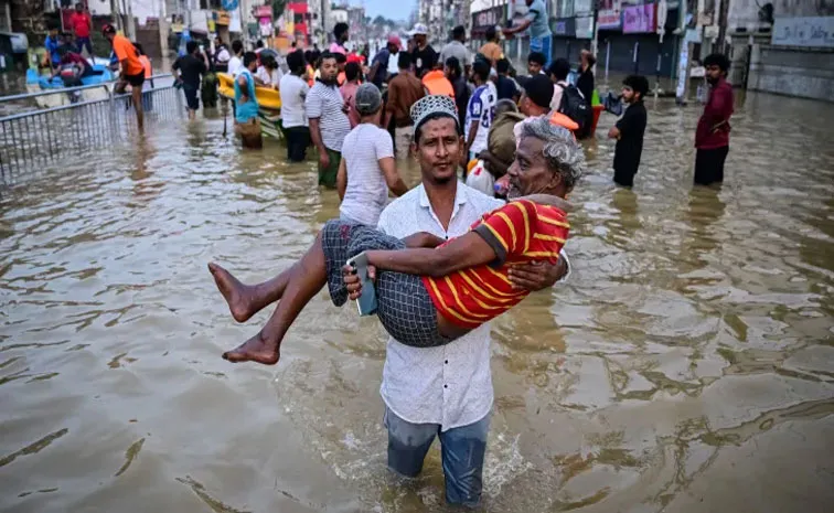 Floods across Indonesia, Sri Lanka, Thailand and Malaysia have killed more than 1,140 people