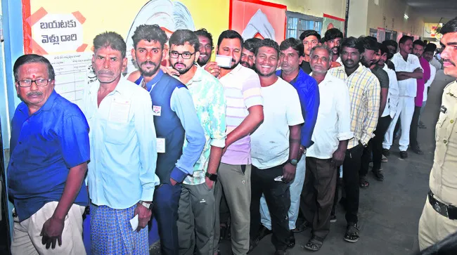 ఓటుకు 1లక్షా73వేల మంది దూరం