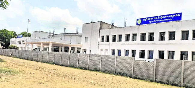 కలెక్టరేట్‌ ఊసేది? 