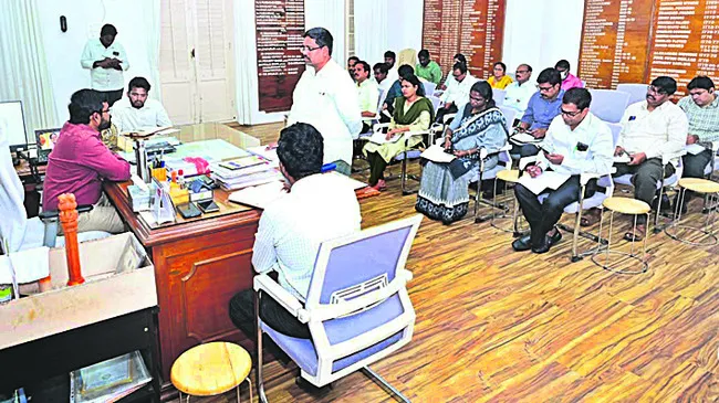 పరిశ్రమల కల్పనపై ప్రత్యేక దృష్టి 