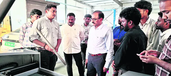 అవకాశాలను అందిపుచ్చుకోవాలి 