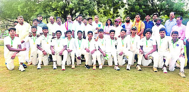 ఎస్‌జీ అండర్‌–17 క్రికెట్‌ చాంపియన్‌ విశాఖపట్నం 