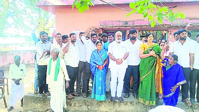 సర్పంచ్‌ అభ్యర్థి ఆందోళన