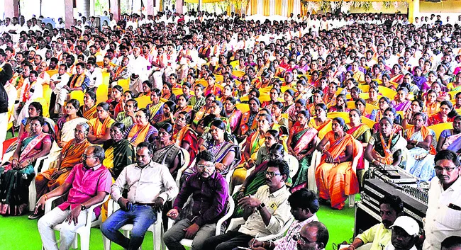 ● జిల్లా ఫలితాలపై అధిష్టానం ప్రశంసలు ● సర్పంచుల సన్మానానికి రాష్ట్ర అధ్యక్షుడు ● జిల్లాకు చెందిన 221 మందికి సన్మానం