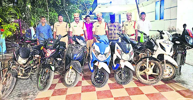 ద్విచక్ర వాహనాల దొంగ అరెస్టు 