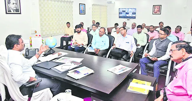 నిరుద్యోగ యువతకు ఉపాధి కల్పించడమే లక్ష్యం