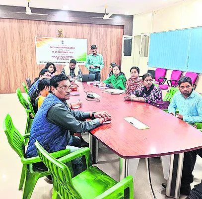 కలెక్టరేట్‌లో గుడ్‌ గవర్నన్స్‌ వారోత్సవాలు 