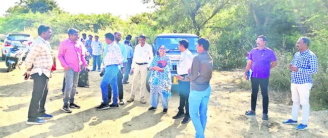 సోలార్‌ ప్లాంటుకు స్థల పరిశీలన