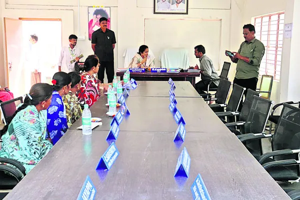 అక్రమ బిల్లులకు ఆమోదం