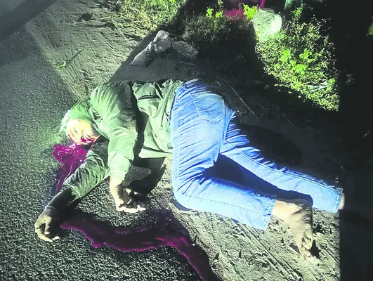 అతి వేగానికి ముగ్గురు బలి 