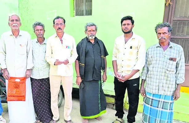 చీటీల పేరుతో రూ.కోటి దాకా కుచ్చు టోపి..? 