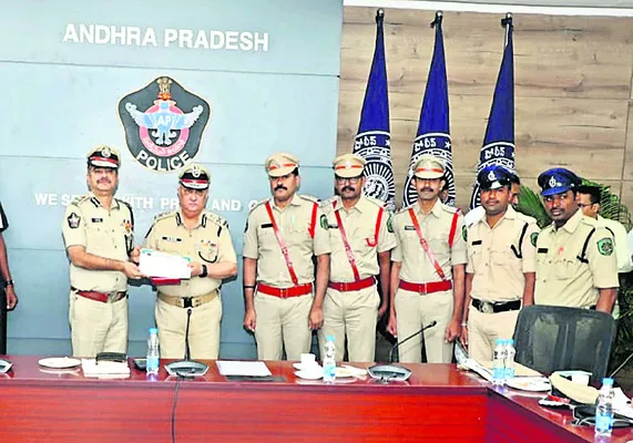 పోలీస్‌ కమిషనర్‌కు ప్రతిష్టాత్మక అవార్డు 