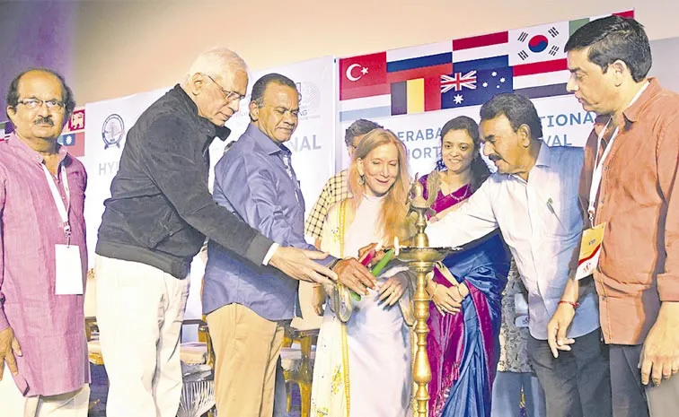 ఫిల్మ్‌ ప్రొడక్షన్‌ హబ్‌గా హైదరాబాద్‌