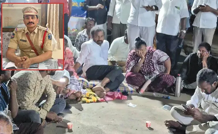 రాజేష్ మృతి ఎఫెక్ట్‌.. సీఐ సస్పెండ్‌, ఎస్‌ఐపై చర్యలు