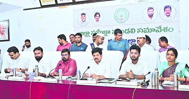 ఆత్మస్తుతి.. పరనింద!