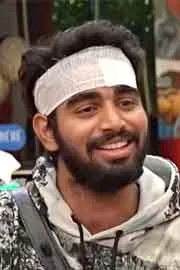 Bigg Boss 9 Telugu: Pawan Kalyan Padala Injured in Fun Task2