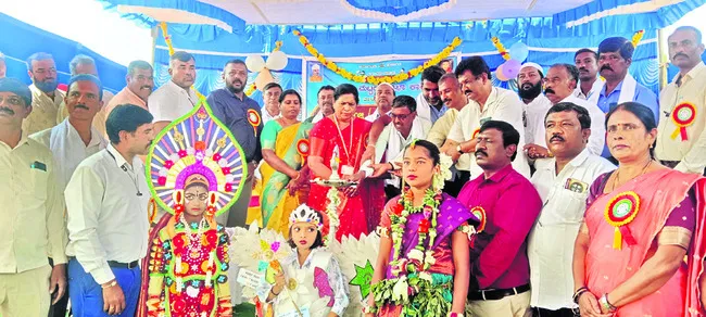 చిన్నారుల ప్రతిభను గుర్తించి ప్రోత్సహించాలి