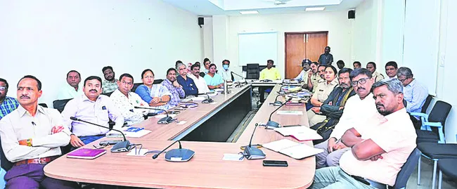 ఆపదలో అప్రమత్తతే ఆయుధం 