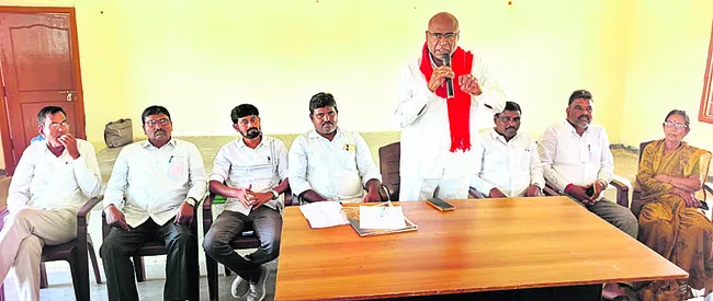 ప్రజాక్షేత్రంలో పనిచేయండి