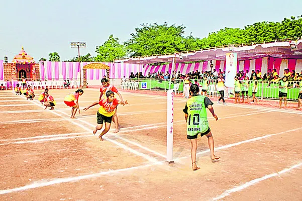 ఉత్కంఠభరితంగా ఖోఖో పోటీలు 